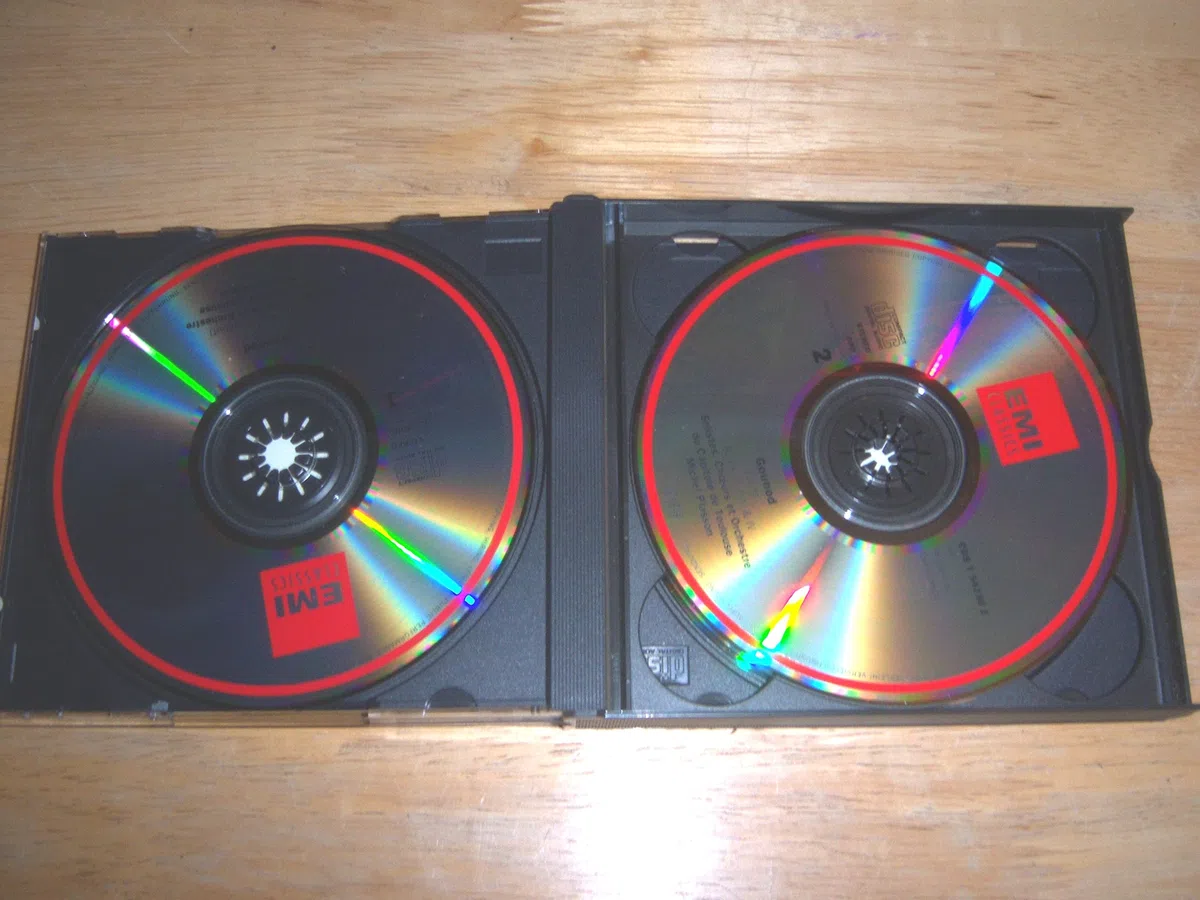 Faust-Complete Opera